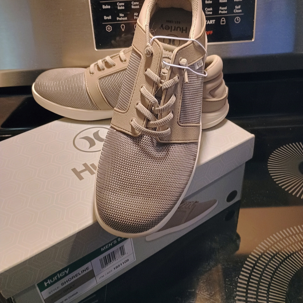 Hurley Men's Taupe and Cream Sneakers - Picture 2 of 7